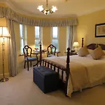 Brook Manor B&B 4*