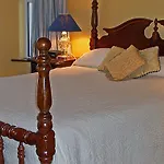 Brook Manor 트롤리