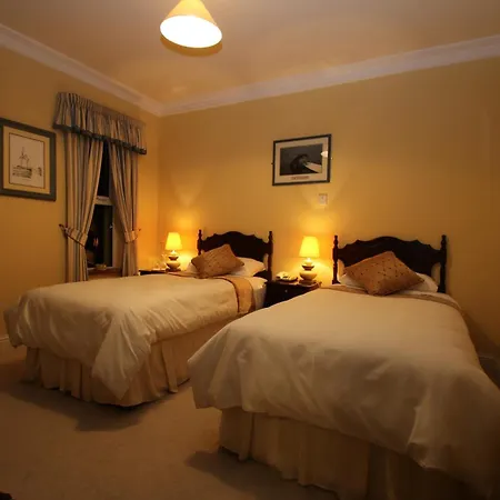 Brook Manor 4* ترالي