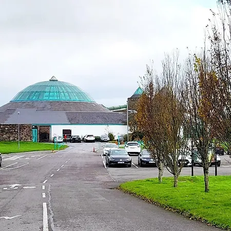 Brook Manor Bed and breakfast 4*