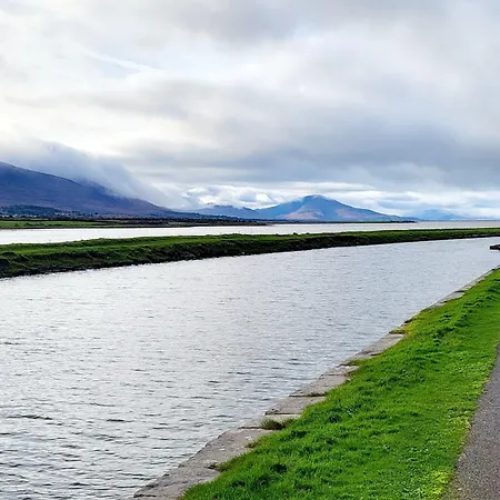 Brook Manor فندق مبيت وإفطار ترالي