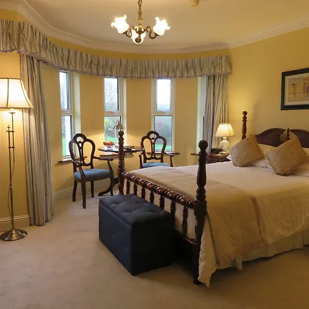 Brook Manor Bed and breakfast 4*