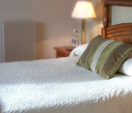 Brook Manor ترالي