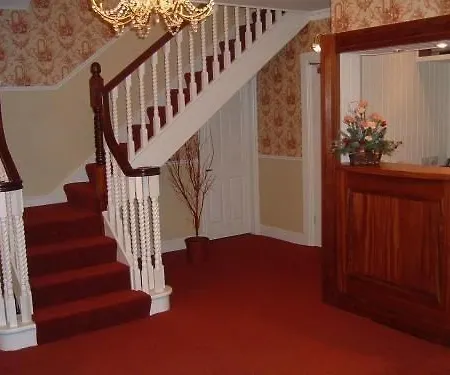 فندق مبيت وإفطار Brook Manor