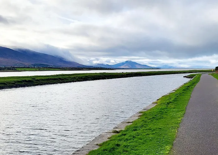 Brook Manor ベッド・アンド・ブレックファスト トラリー